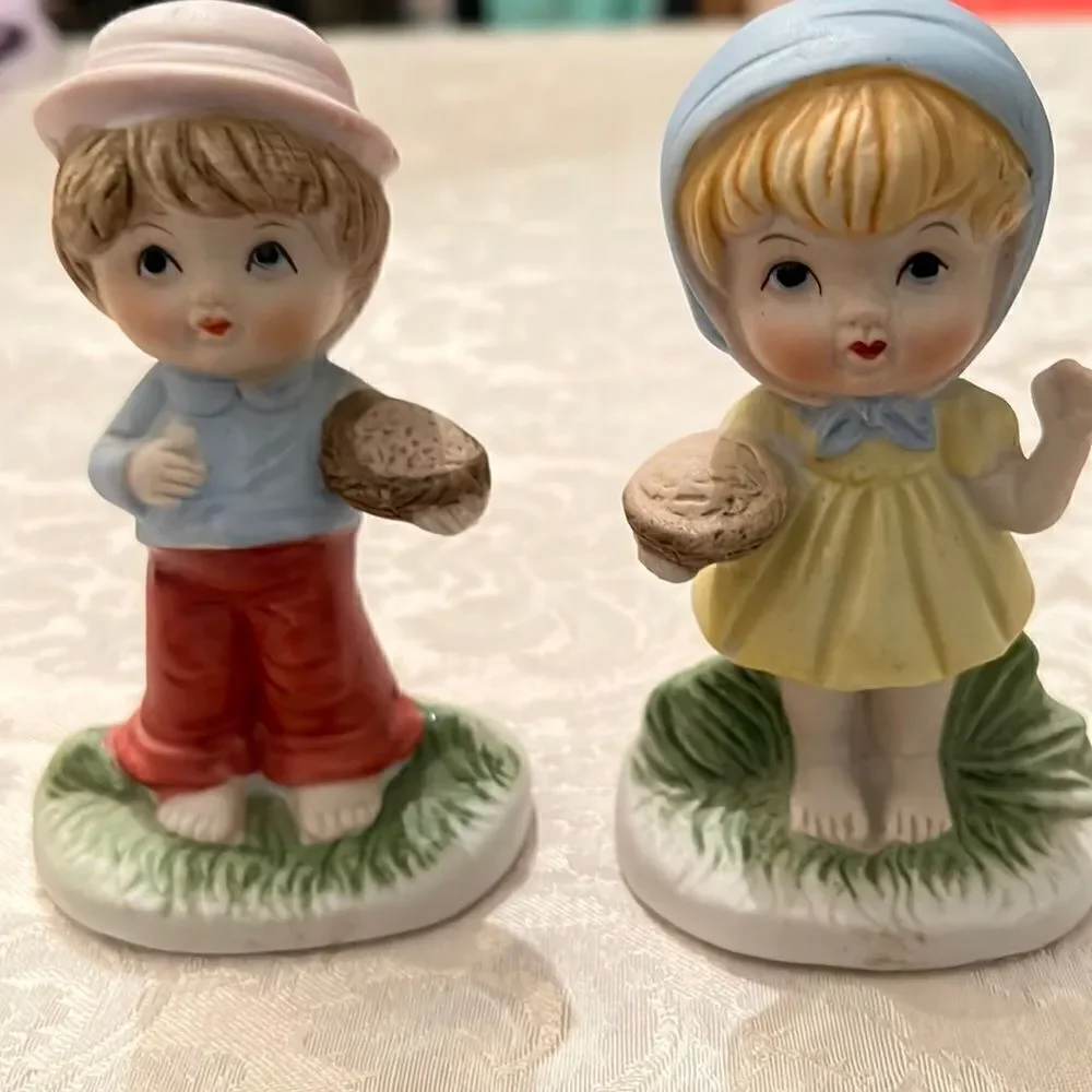 Vintage girl & boy porcelain figurines no chips cracks or discoloration EVC